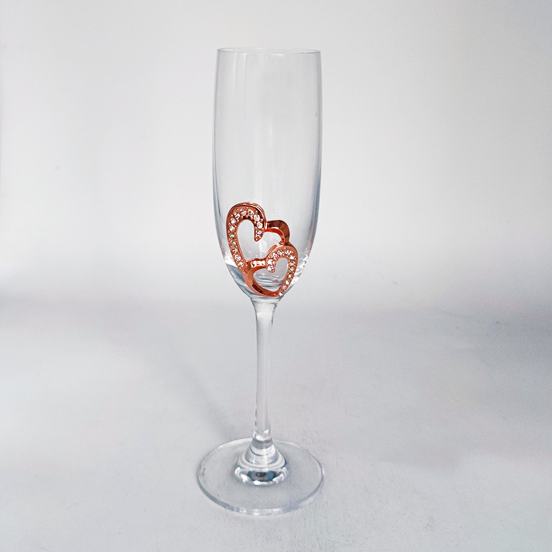 镶钻的水晶香槟酒高脚爱体育平台